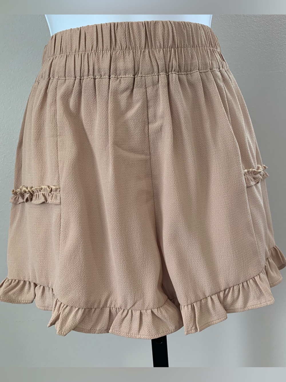 NWT  Umgee High-Waist Ruffle Hem Shorts in Light Beige